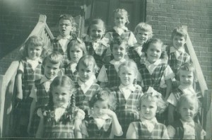 57-58-groupe-filles_BAS DE PAGE